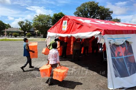 Kemensos Kirim 2 000 Paket Makanan Untuk Korban Banjir Di Kota Sorong