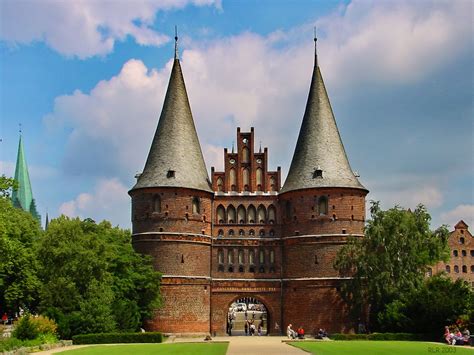 Lübeck Holstentor Foto And Bild Architektur Stadtlandschaft