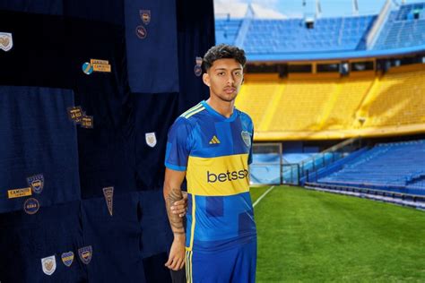 Boca presento su particular nueva camiseta detalles cómo es y dónde