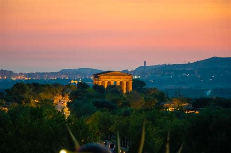 Visite Al Tramonto E In Notturna Nella Valle Dei Templi Giornale Di