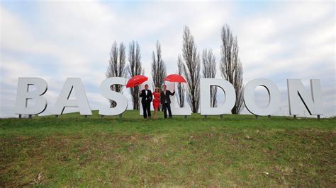 Priced out of London? Here are the top ten commuter hotspots | ITV News