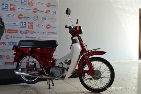 Honda Super Cub C Original Petals In