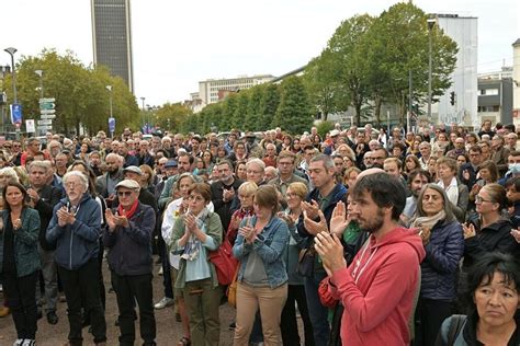 Assassinat dArras 400 personnes se rassemblent à Nantes autour des