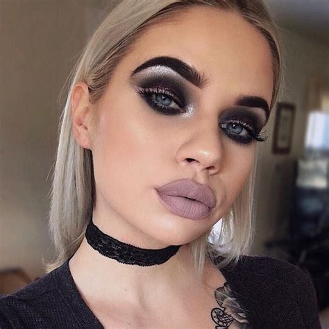 12 8k Likes 160 Comments Lauren Rohrer Laurenrohrer On Instagram “smokey Smokes Eotd ☠️