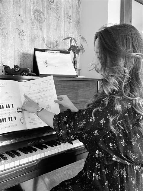 Zoe Marie Piano Tuition | Kirkinner