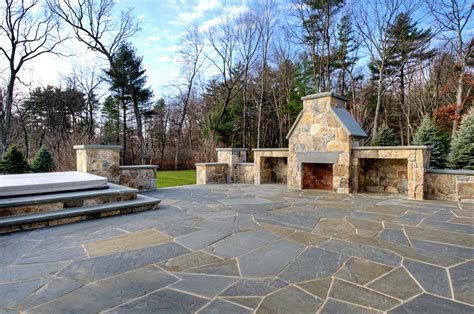 Backyard Stone Patio – Banner Construction