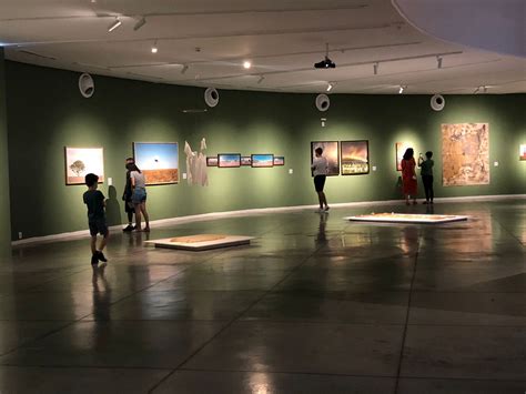 Reabertura do Museu de Arte Contemporânea de Goiás atrai público