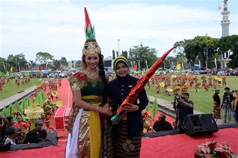 Hari Jadi Ke Dimeriahkan Dengan Tarian Kolosal Gebrak Geta