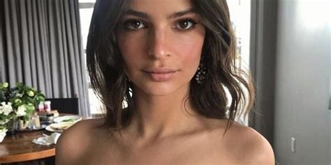 Emily Ratajkowski Topless Na Instagramie