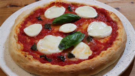 PIZZA CON LA MOZZARELLA DI BUFALA YouTube