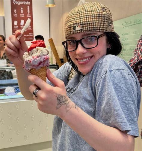 Billie Eilish Labeled As Brunette Sydney Sweeney In Viral New Pic