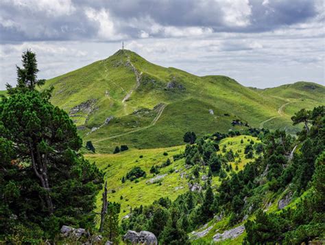 Cinq Lieux Incontournables Du Massif Du Jura