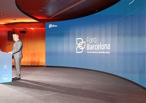 Barcelona reclama un nuevo consenso sobre el turismo en la inauguración