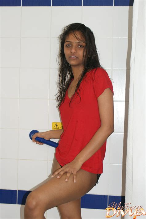 Perfect Boobs And Shaved Pussy Indian Beaut XXX Dessert Picture