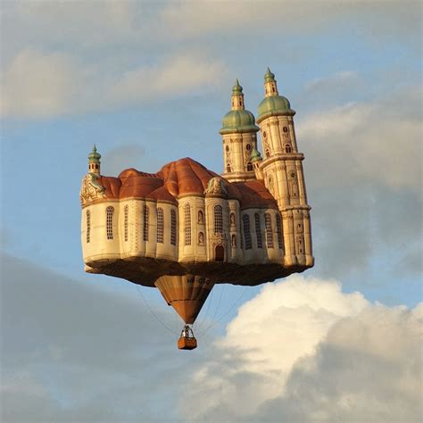 11 Oddly-Shaped Hot Air Balloons - The Idea King