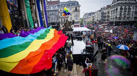 Personnes Ont Particip Au Soleil La Me Gay Pride De