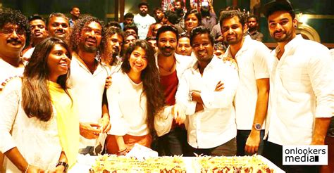 Sai Pallavi celebrates her birthday with Maari 2 team!