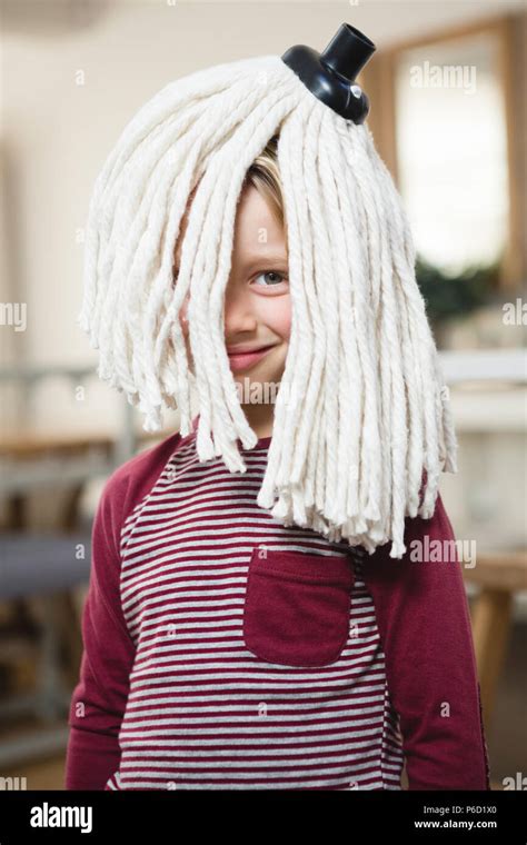 Mop Head Hi Res Stock Photography And Images Alamy