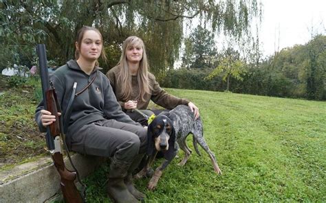 Tonneins Coup Double à La Chasse Pour Les Sœurs Jumelles