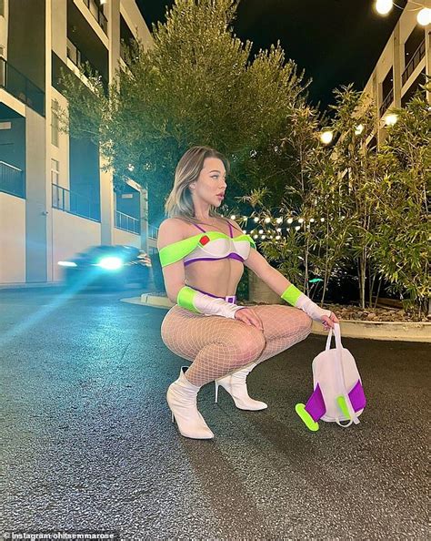 Trans Porn Star Emma Rose Flushed Her Balls Down A Toilet Before Flight Daily Mail Online