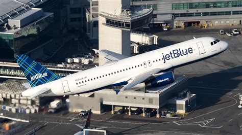 Jetblue Airbus A Returns To New York Jfk Airport After Metal Debris