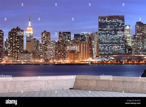 Midtown Manhattan skyline at Night, New York City Stock Photo - Alamy