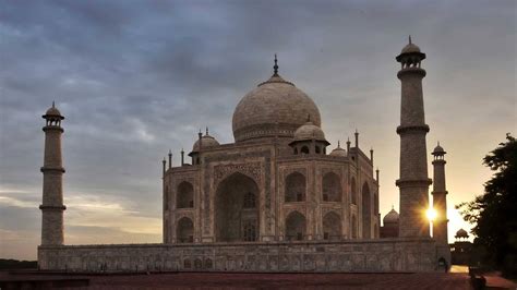 The Real Story Of How Taj Mahal Was Built