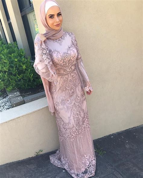 Pin By Rayyanatu On Muslimah And Modest Prom Asian Bridal Dresses