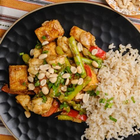 The Best Damn Stir Fry Tofu With Peanut Sauce World Of Vegan