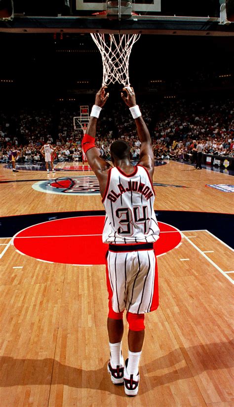 Hakeem Olajuwon set to open Red Mango Yogurt Cafe