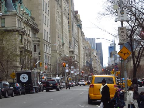 avenue walking manhattan