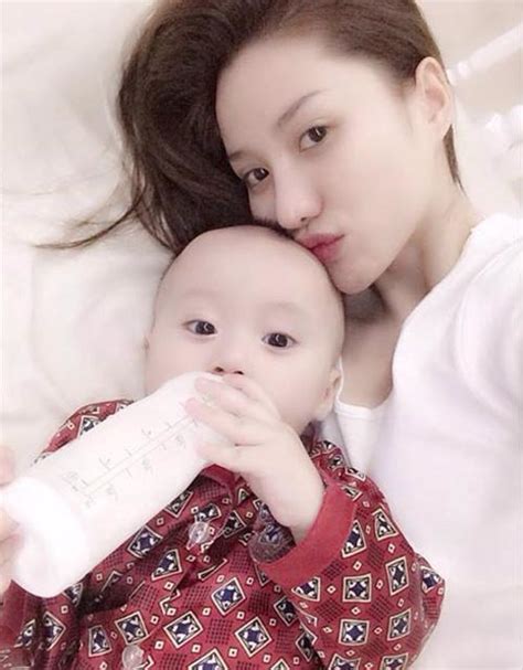 Hot girl sexy nhất Sài Gòn bốc lửa sau sinh