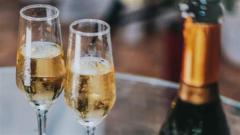 Espumante Custo Beneficio - Espumante Moscatel: confira origem e custo-benefício! - Frisson Online