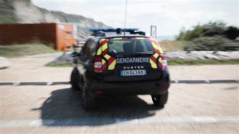 Isère une femme et son ex conjoint retrouvés morts tués par arme à feu