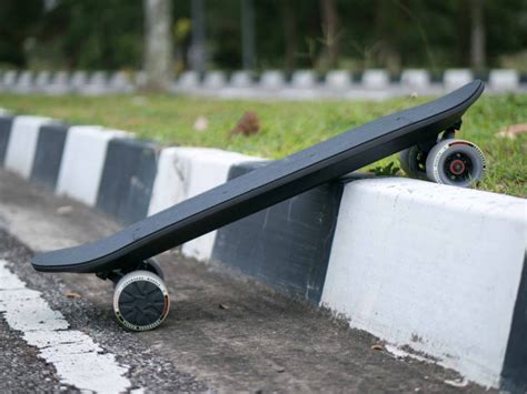 Backfire Mini review - Is the carbon fiber shortboard worth its price ...