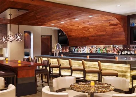 DOUBLETREE BY HILTON SAN ANTONIO AIRPORT HOTEL A SPA SALON