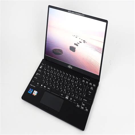 富士通の超軽量ノートPCLIFEBOOK UH X G2レビュー 600g台なのにしっかり打てるキーボードが素敵すぎる 2022年