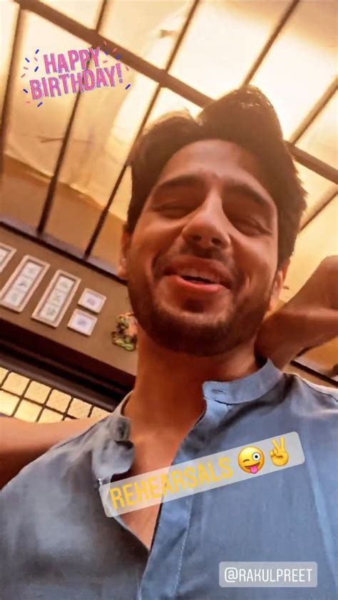 Pin By Zana Zana On Sidharth Malhotra Cute Actors Bollywood Actors