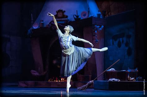 Revol Revista De Danza La Cenicienta Por El Ballet Del Teatro