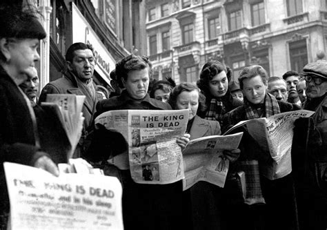 Vintage Photographs of People Reading Newspapers Before the Invention ...