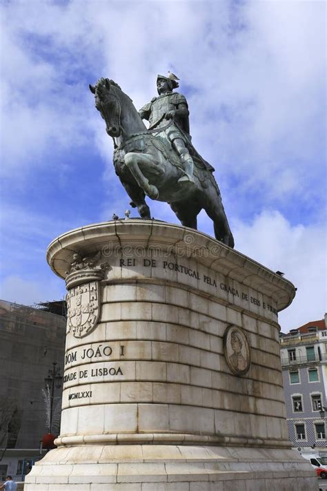 Estatua Ecuestre De Bronce Del Rey Joao I En La Plaza Figueira De