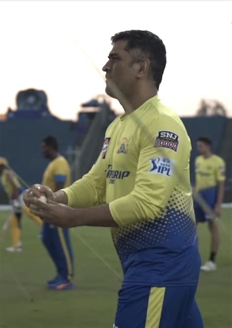 Ipl Watch Ms Dhoni Bowls Leg Spin In Nets Ahead Of Csk S Clash