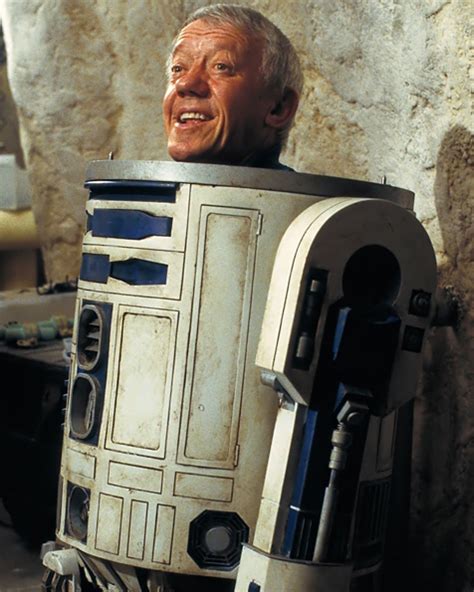 Kenny Baker 1934 2016 Actor Best Known For Playing R2 D2 In The Star