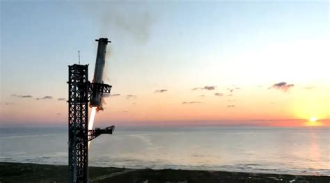 SpaceX’s Reusable Rocket Aces the Landing