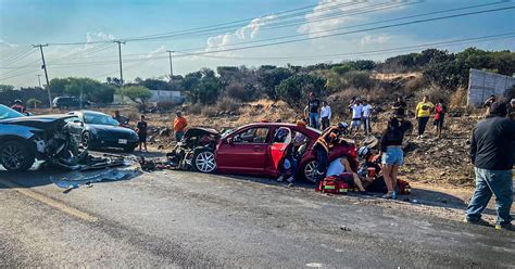 Aparatoso choque en carretera estatal 500 de Querétaro deja diez