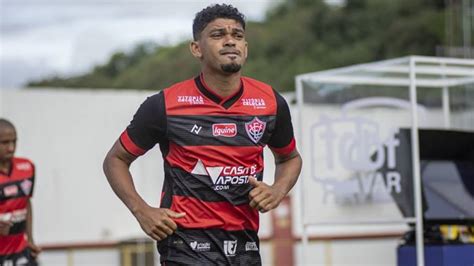 Atlético BA anuncia a contratação do lateral Van ex Vitória