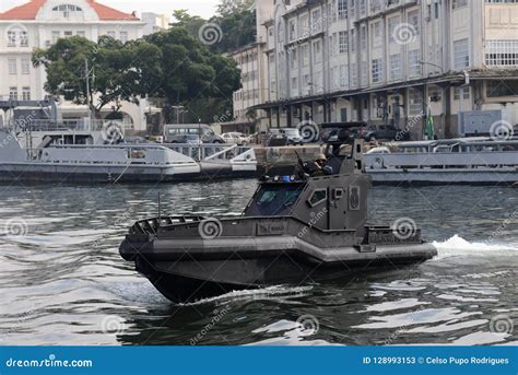 Barco Patrulha Da Marinha Na Ba A De Guanabara Foto De Stock Editorial