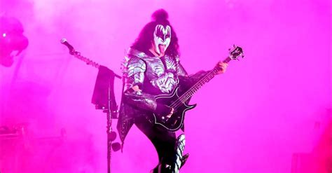 Gene Simmons El Bajista De Kiss Sufre Reca Da Antes De Su Concierto