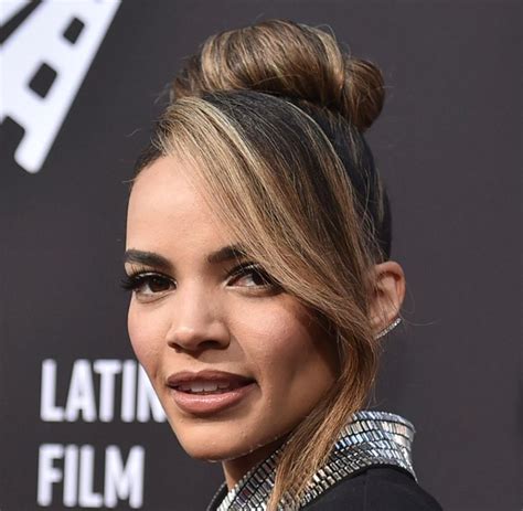 Leslie Grace Zeigt Clips Von Batgirl Dreharbeiten Welt