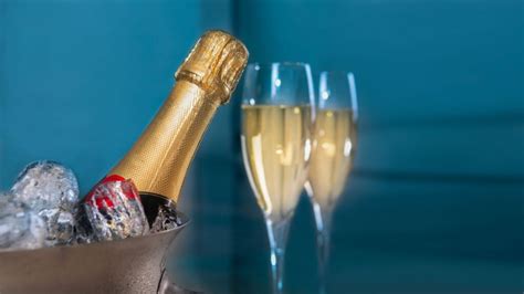 18 Best Sweet Champagnes to Drink